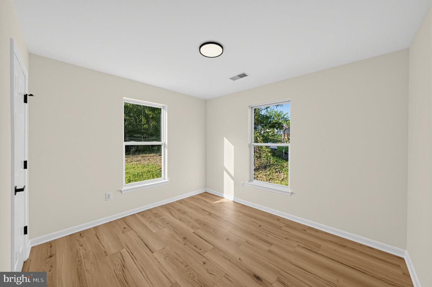 207 Elizabeth Ave Property Photo 24