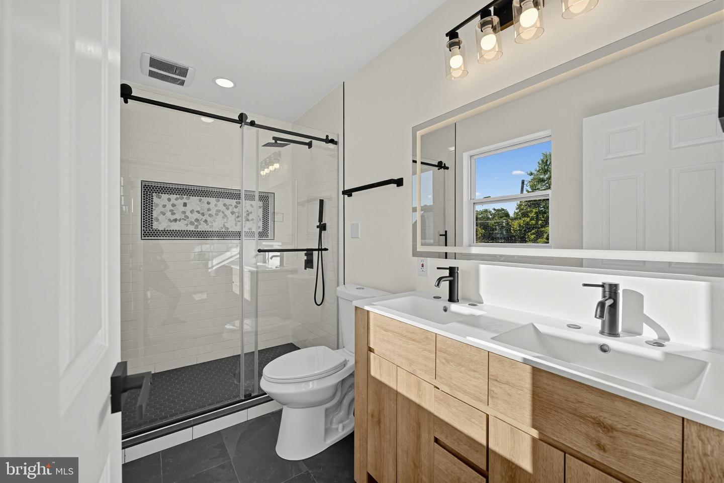 207 Elizabeth Ave Property Photo 25