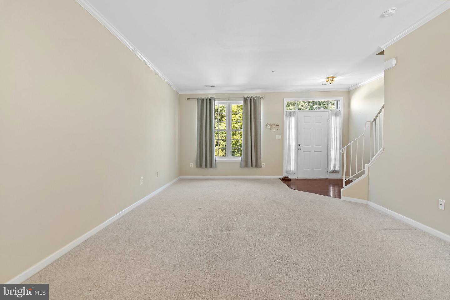8619 Willow Leaf Ln Property Photo 4