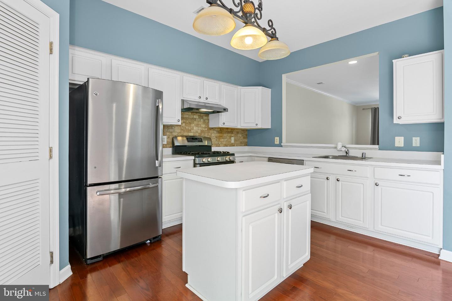 8619 Willow Leaf Ln Property Photo 6