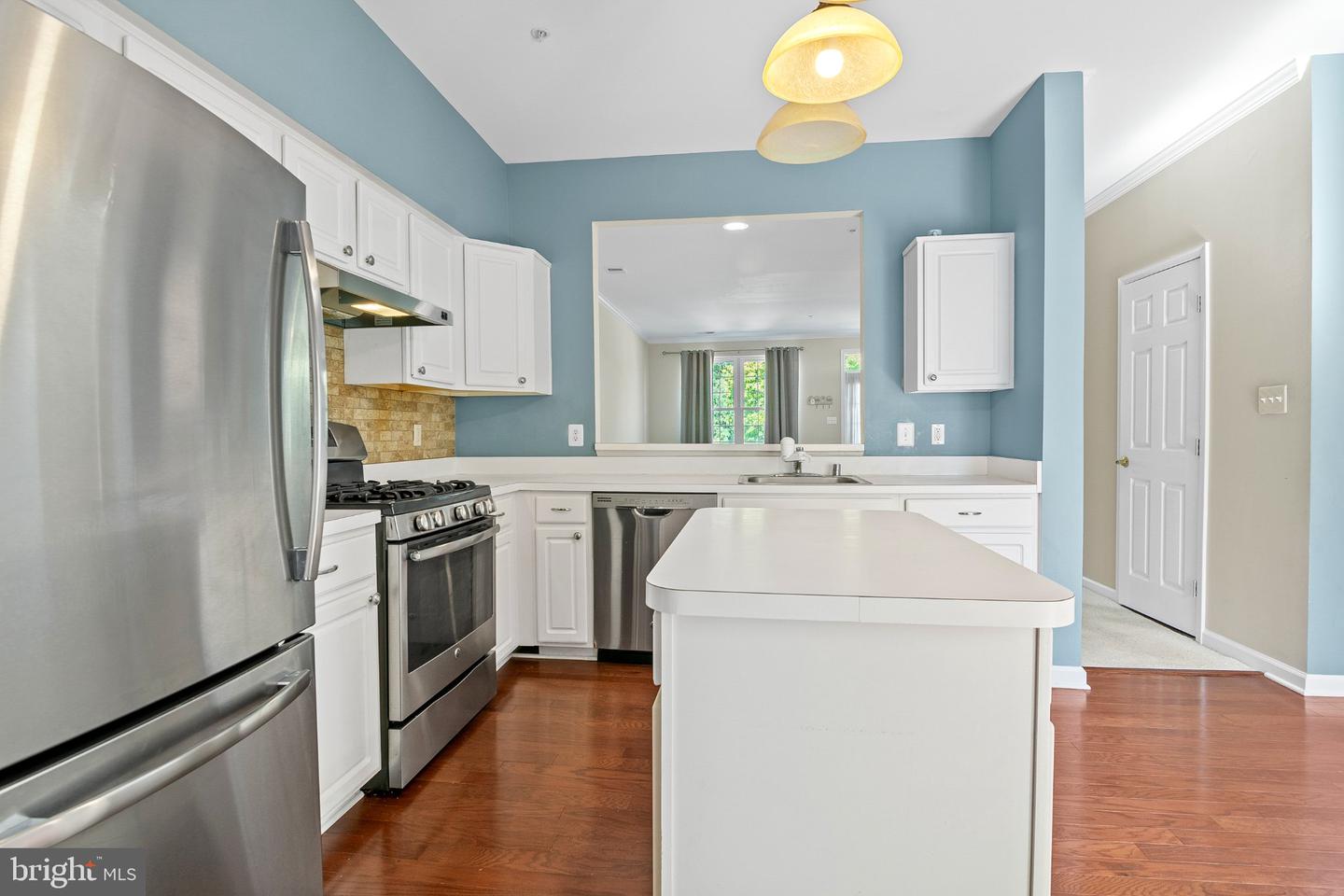 8619 Willow Leaf Ln Property Photo 7
