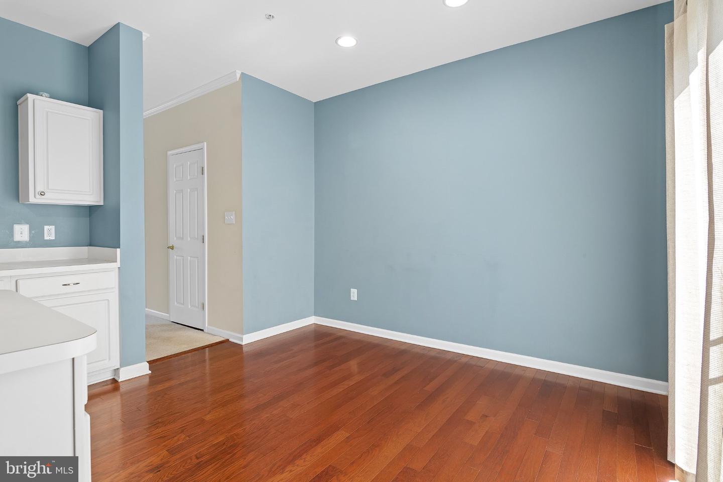 8619 Willow Leaf Ln Property Photo 10
