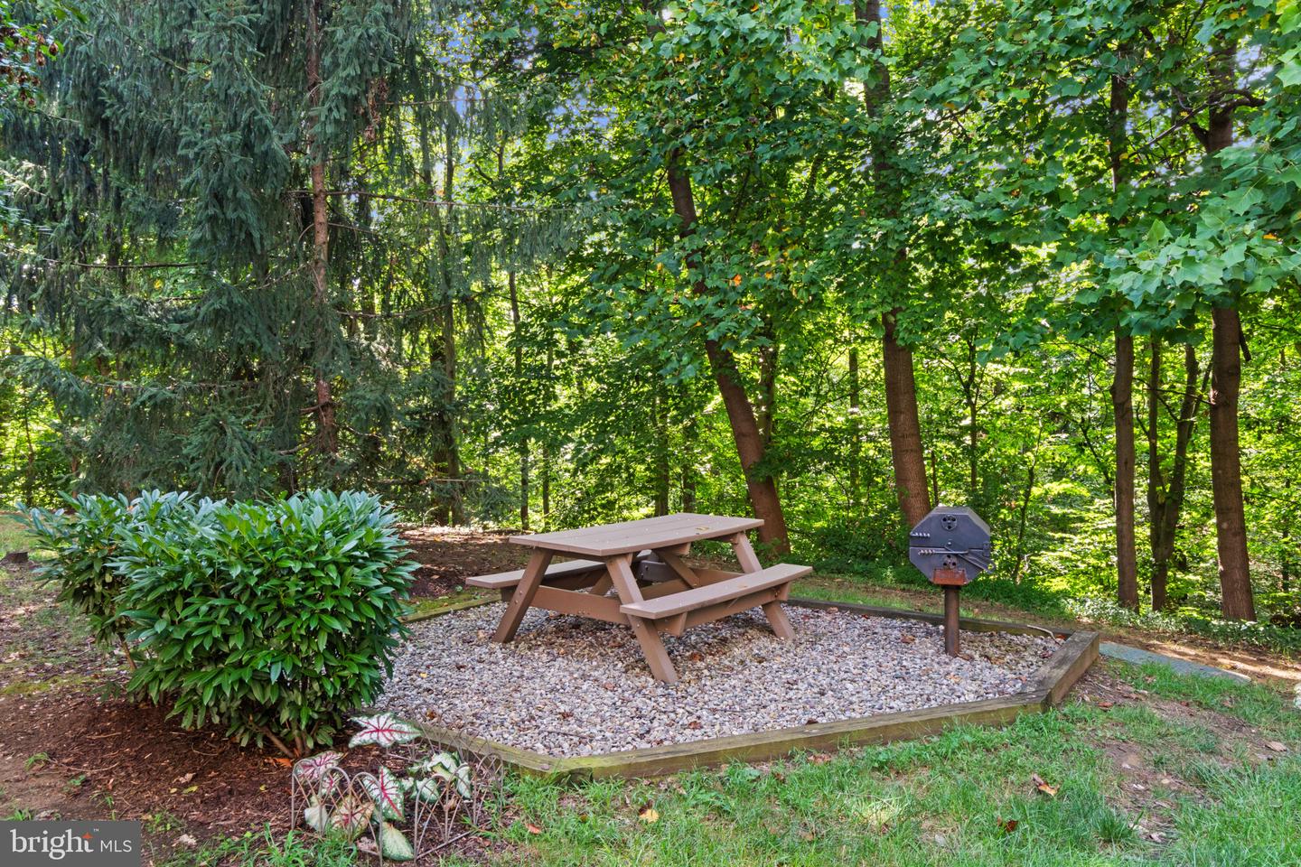 631 Admiral Dr #304 Property Photo 5