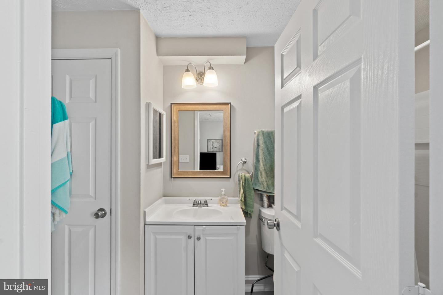 631 Admiral Dr #304 Property Photo 13