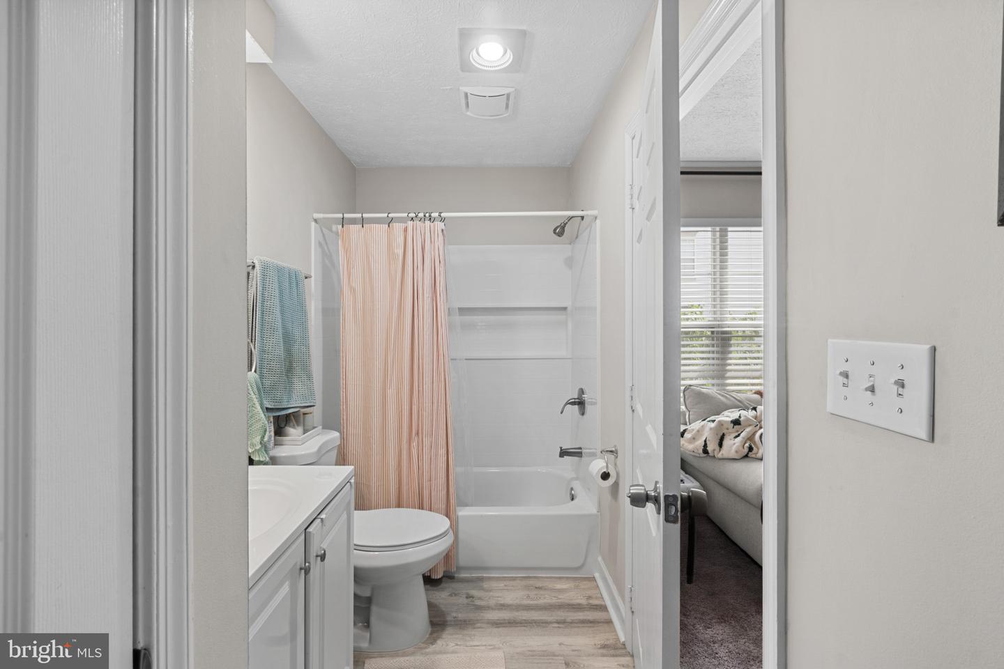 631 Admiral Dr #304 Property Photo 14