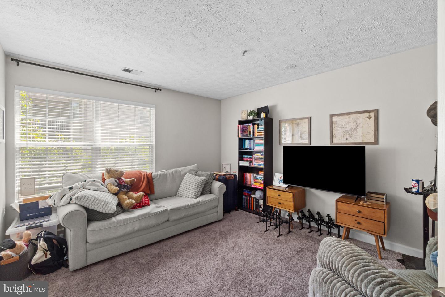 631 Admiral Dr #304 Property Photo 17