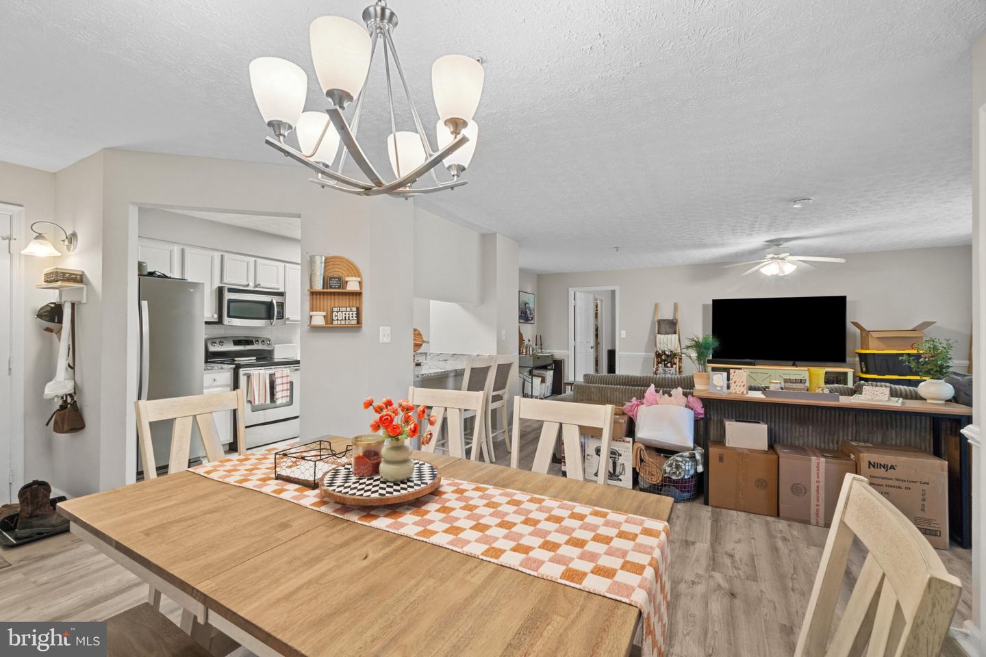 631 Admiral Dr #304 Property Photo 24