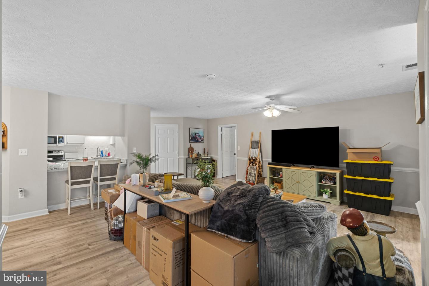631 Admiral Dr #304 Property Photo 27