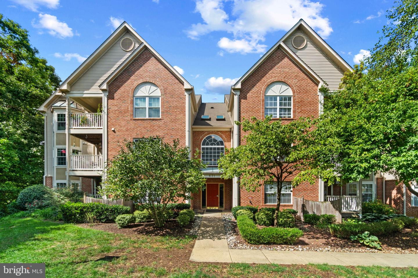 631 Admiral Dr #304 Property Photo 32