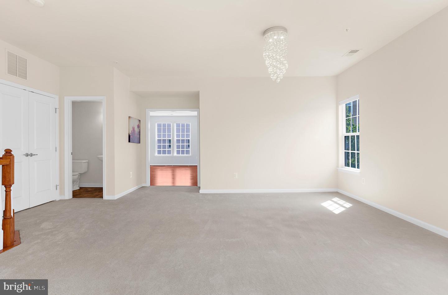 324 Chessington Dr Property Photo 8
