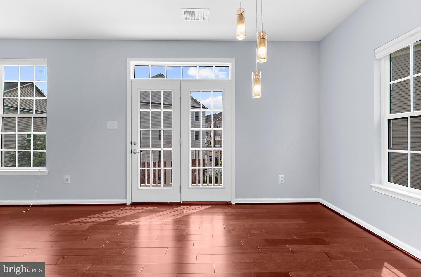 324 Chessington Dr Property Photo 20