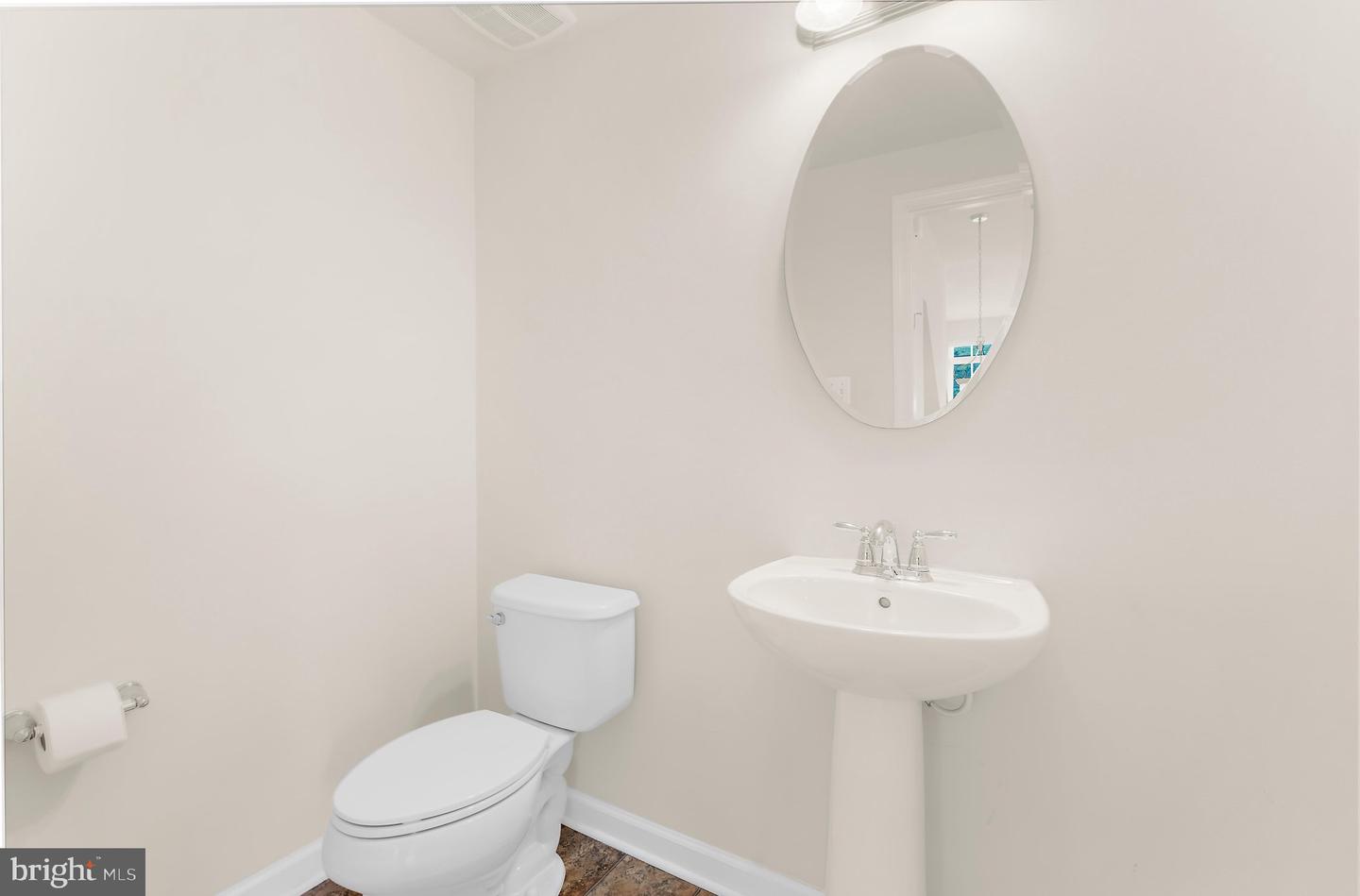 324 Chessington Dr Property Photo 28