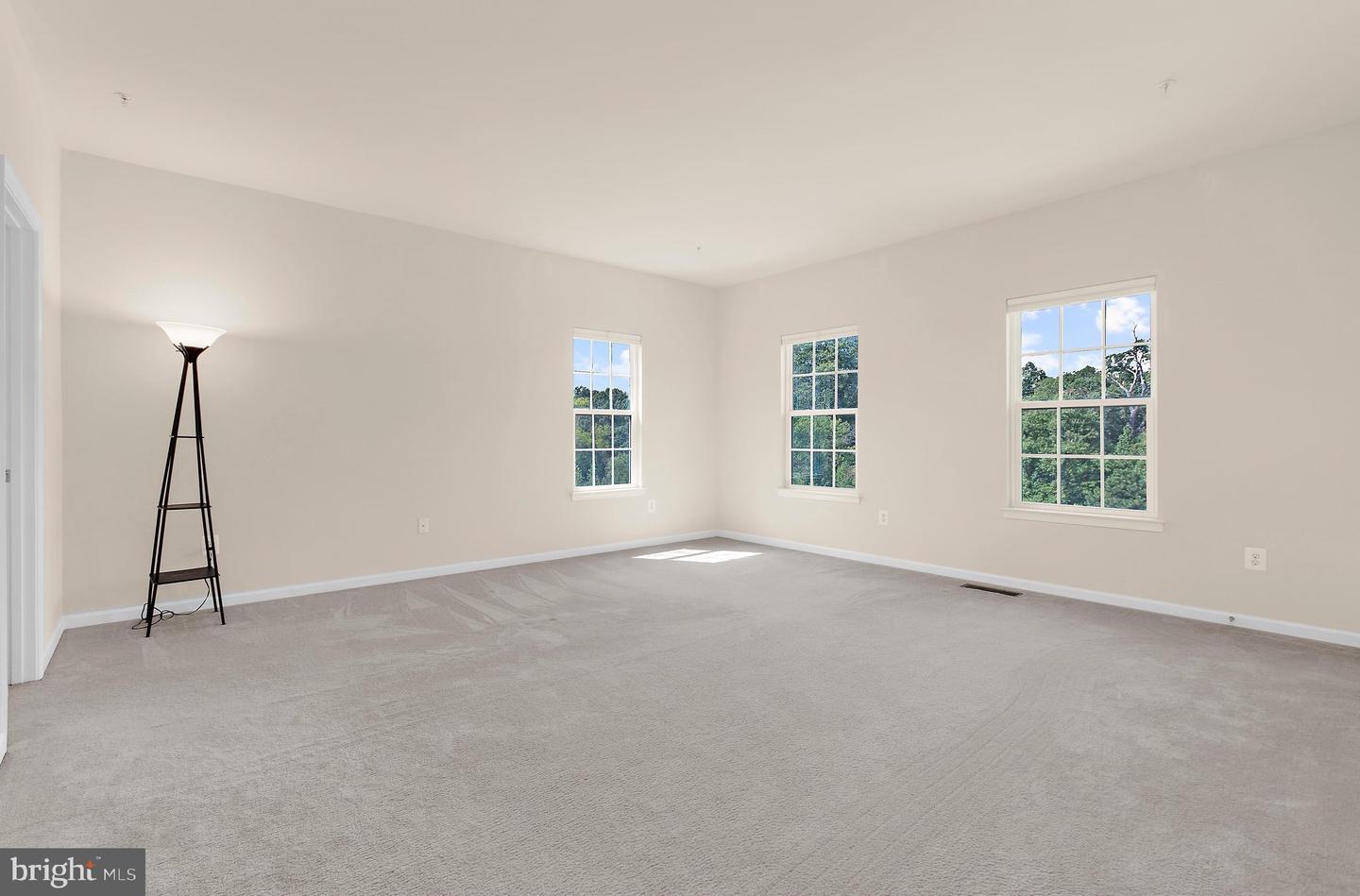 324 Chessington Dr Property Photo 33