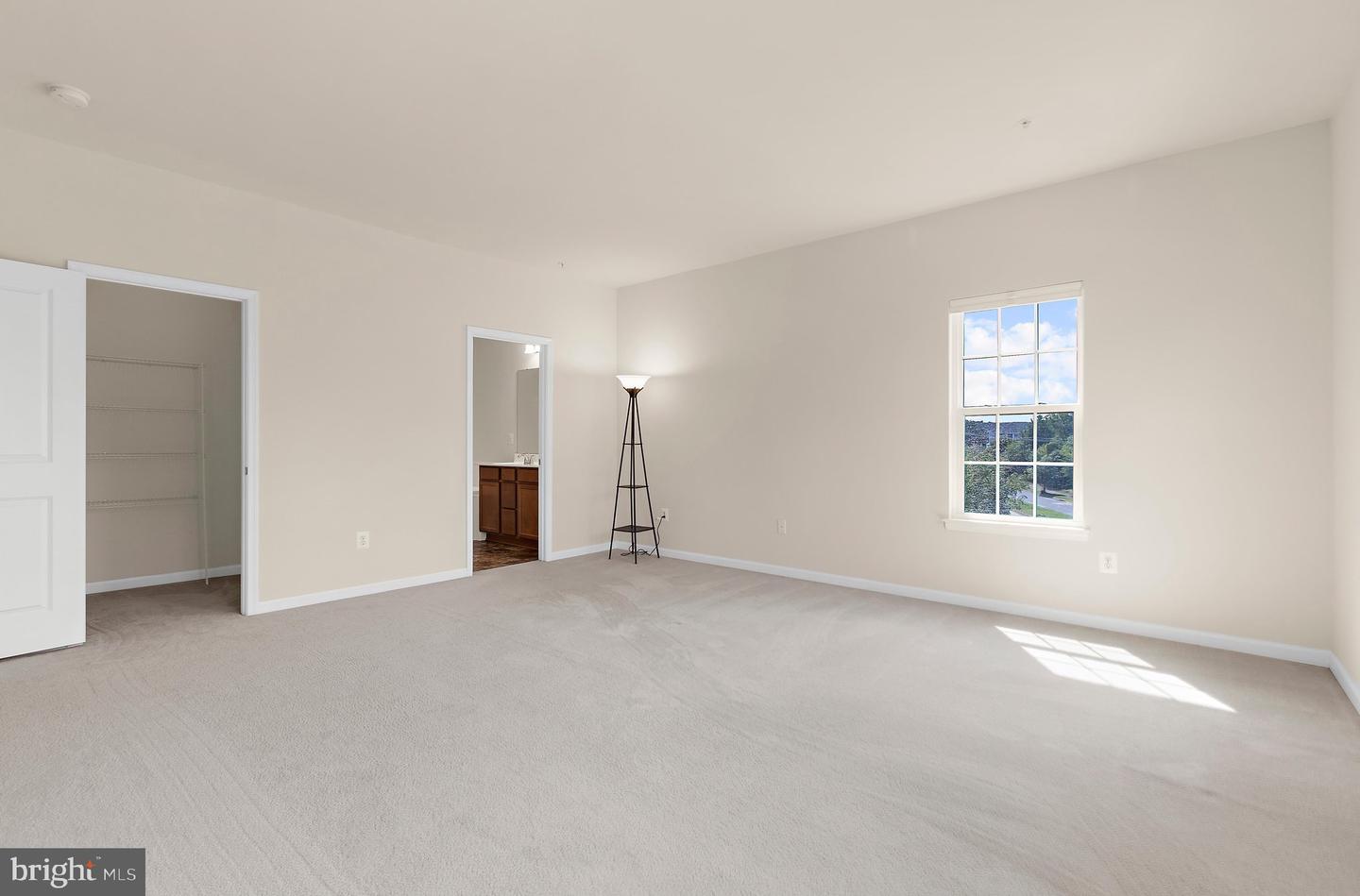 324 Chessington Dr Property Photo 34