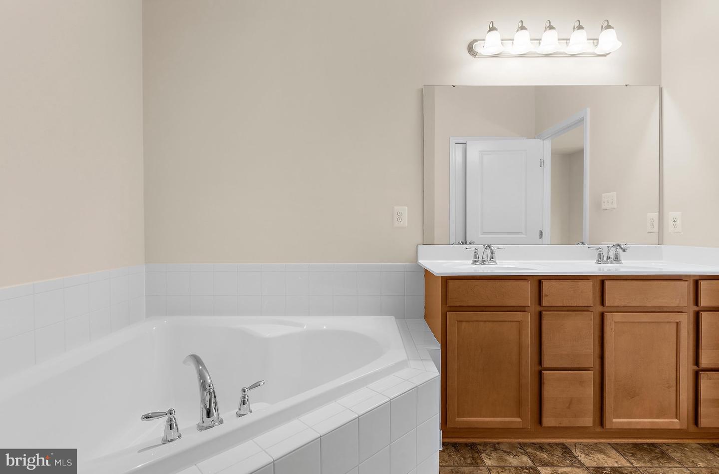 324 Chessington Dr Property Photo 37