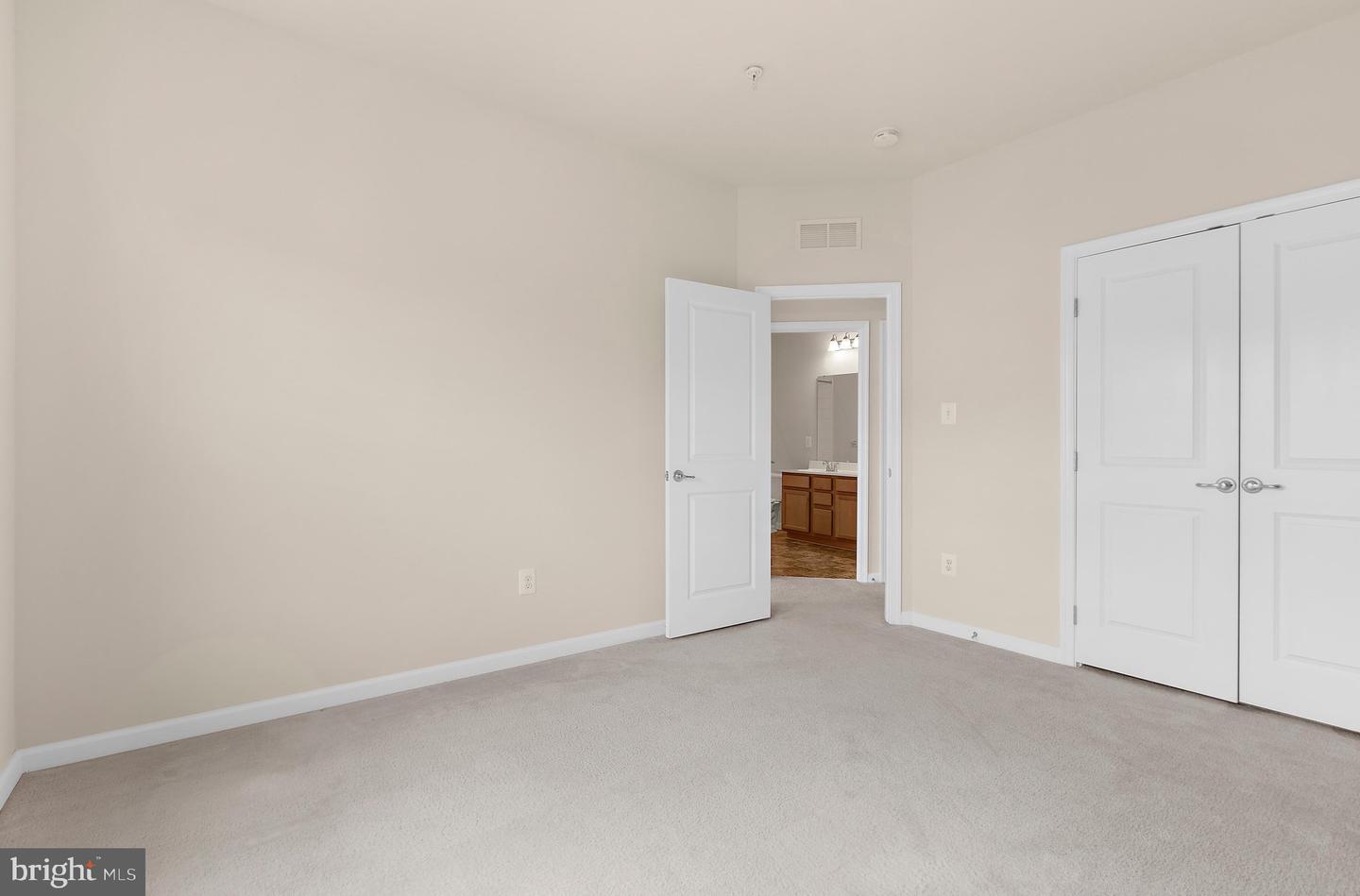 324 Chessington Dr Property Photo 41