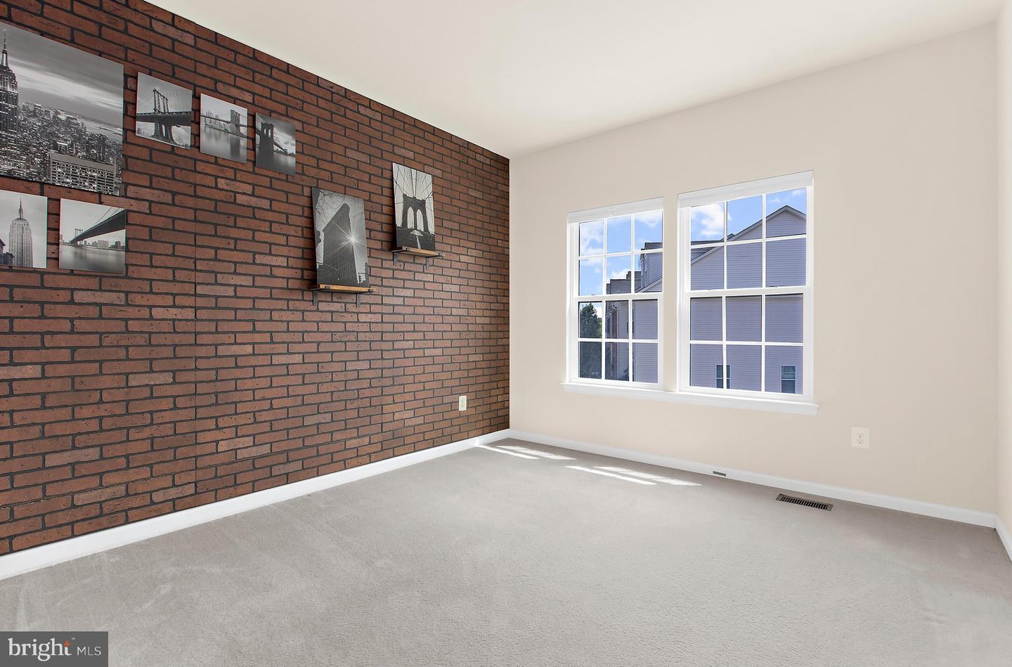 324 Chessington Dr Property Photo 43