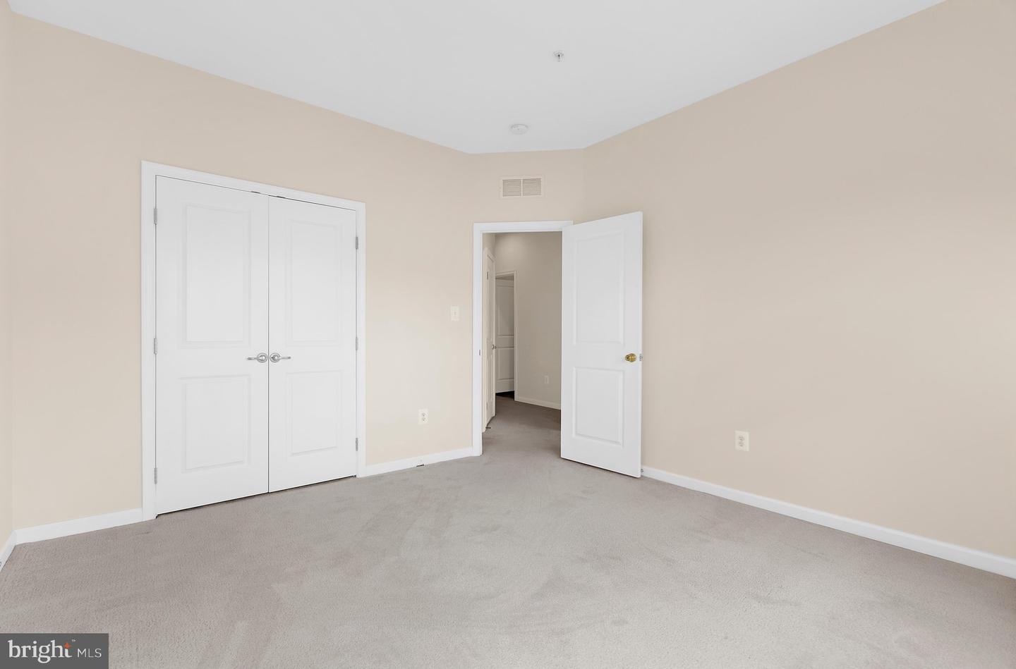 324 Chessington Dr Property Photo 45