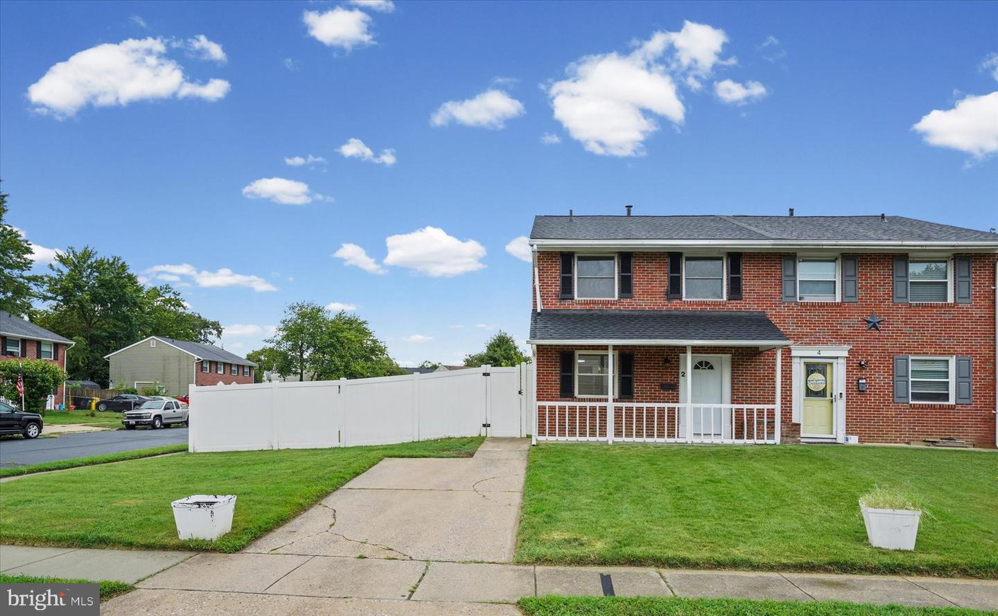2 Breakwater Ct Property Photo 3