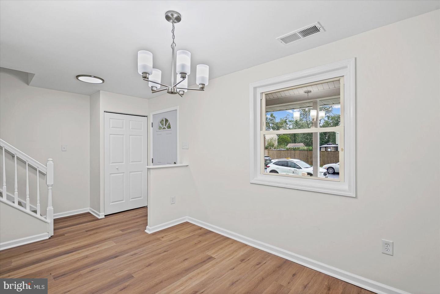 2 Breakwater Ct Property Photo 6