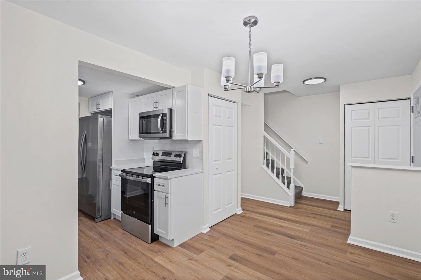 2 Breakwater Ct Property Photo 7