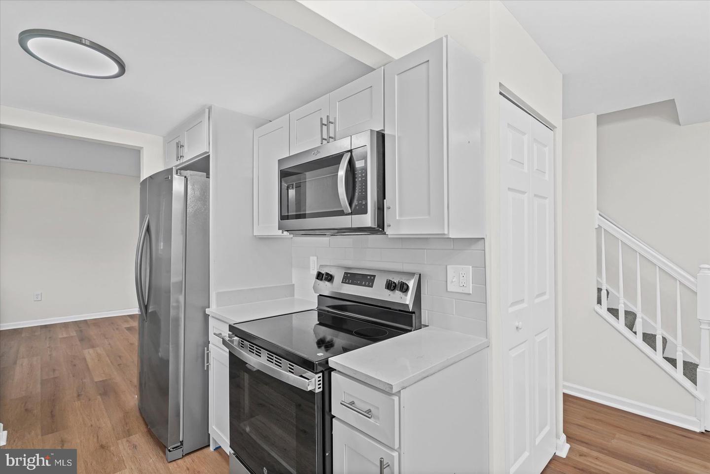 2 Breakwater Ct Property Photo 8