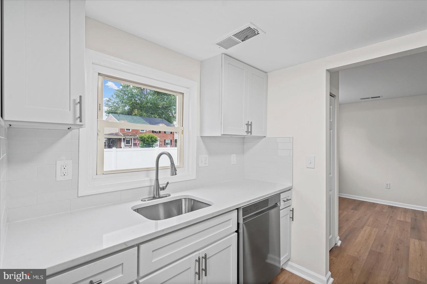 2 Breakwater Ct Property Photo 9