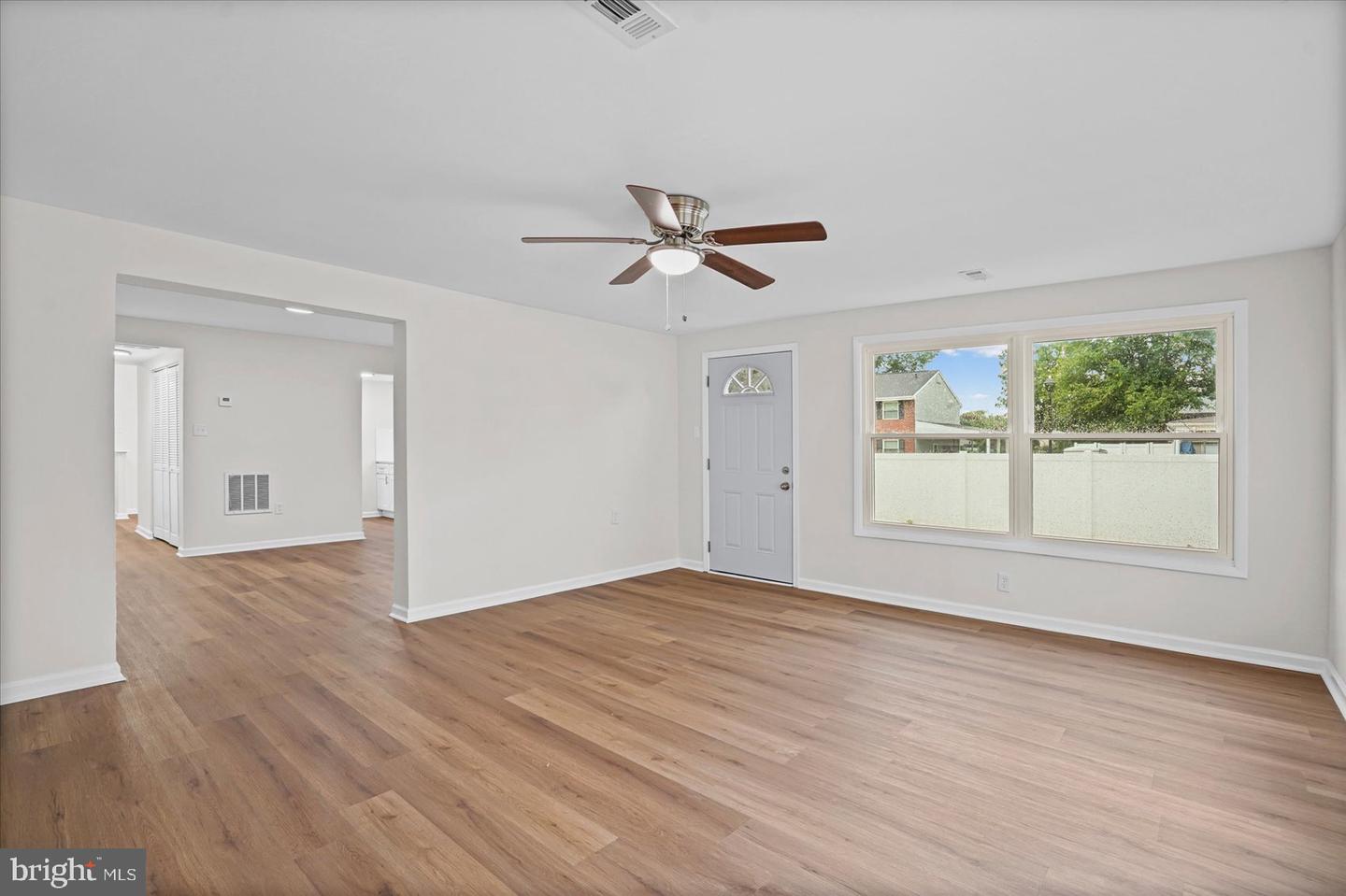 2 Breakwater Ct Property Photo 18