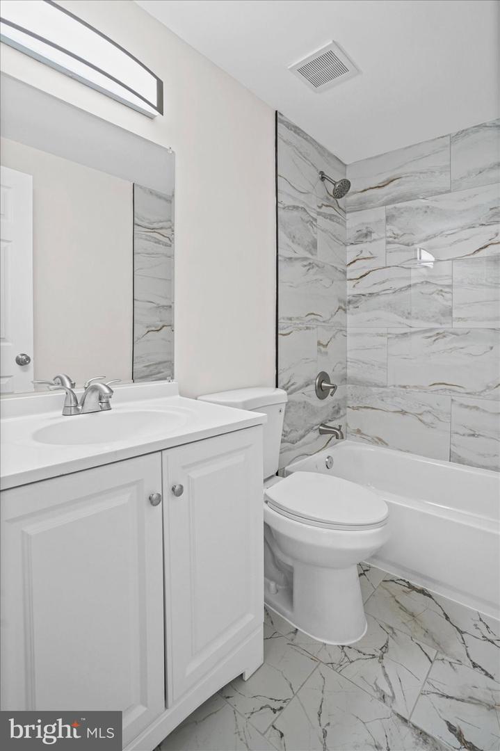 2 Breakwater Ct Property Photo 26