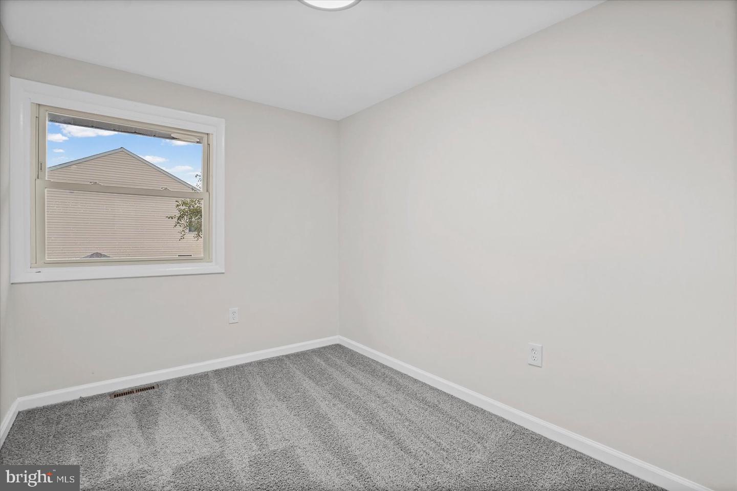 2 Breakwater Ct Property Photo 29