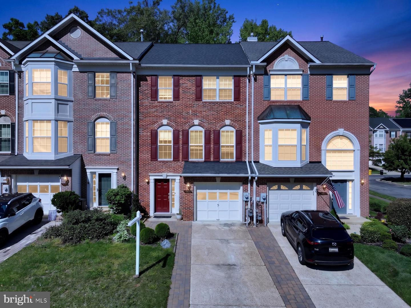 3228 ESCAPADE CIR