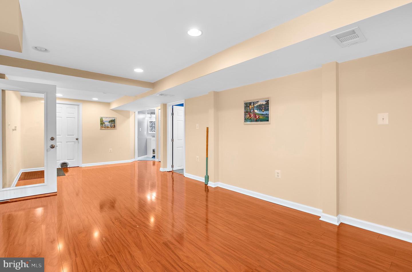 8201 Bodkin Ave Property Photo 21