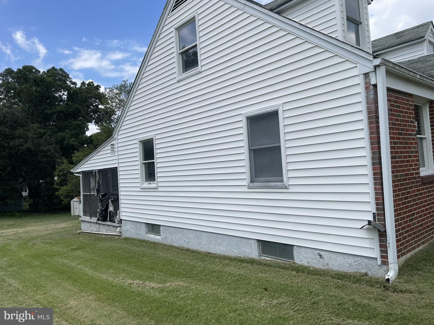 108 S Longcross Rd Property Photo 3