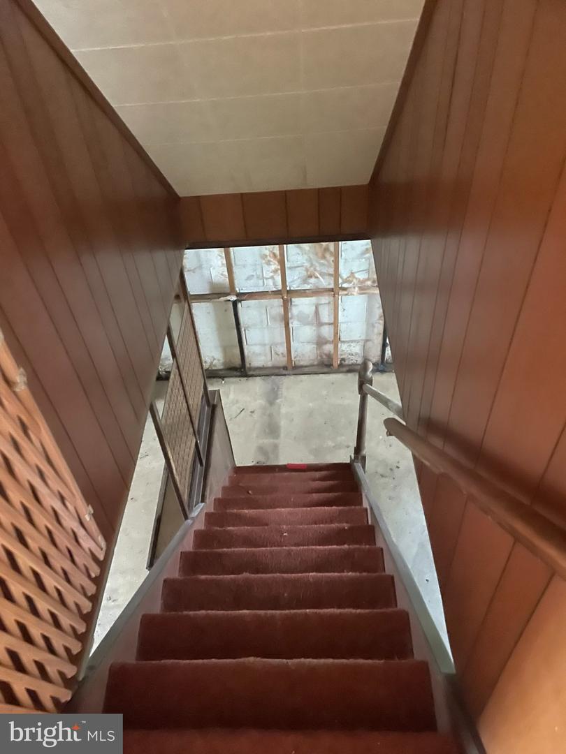 108 S Longcross Rd Property Photo 17