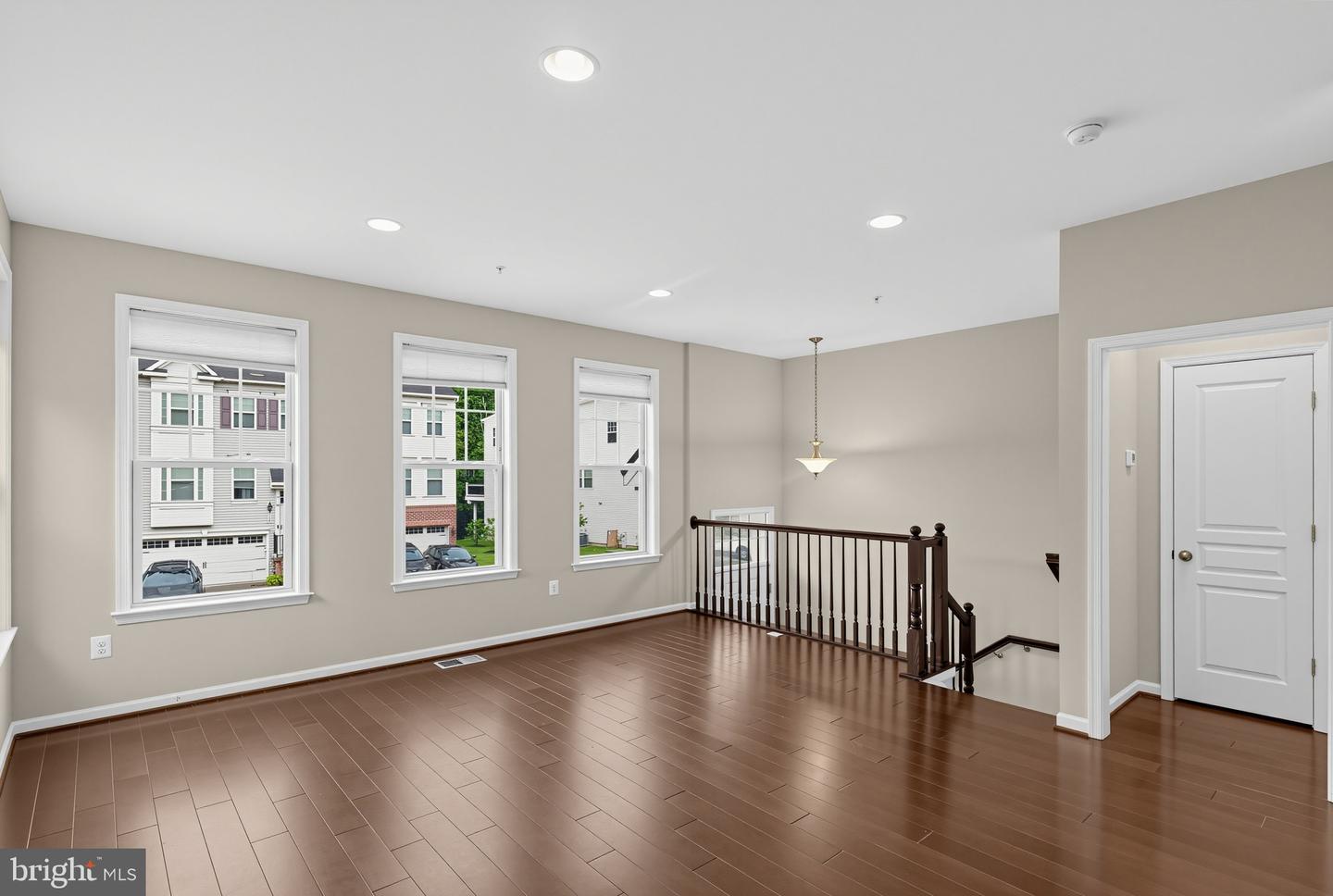 7524 Holly Ridge Dr Property Photo 3