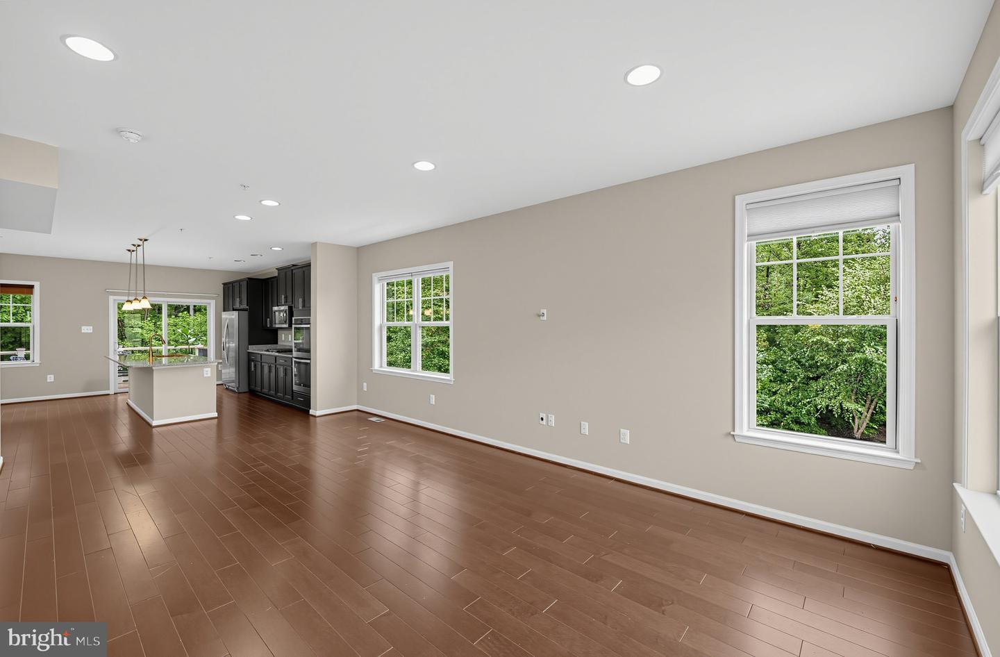 7524 Holly Ridge Dr Property Photo 7