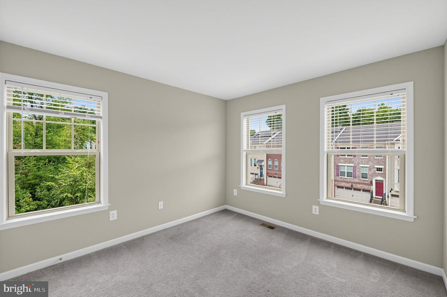7524 Holly Ridge Dr Property Photo 23