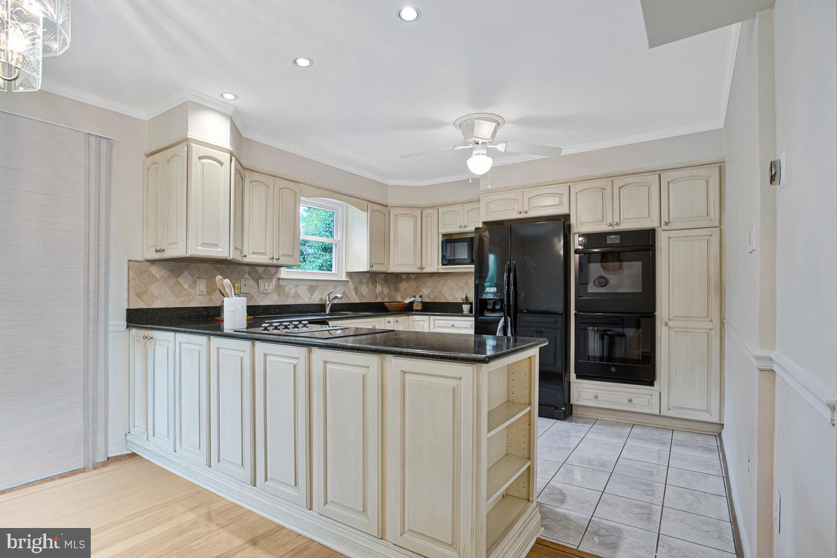 213 Georgetown Property Photo 11