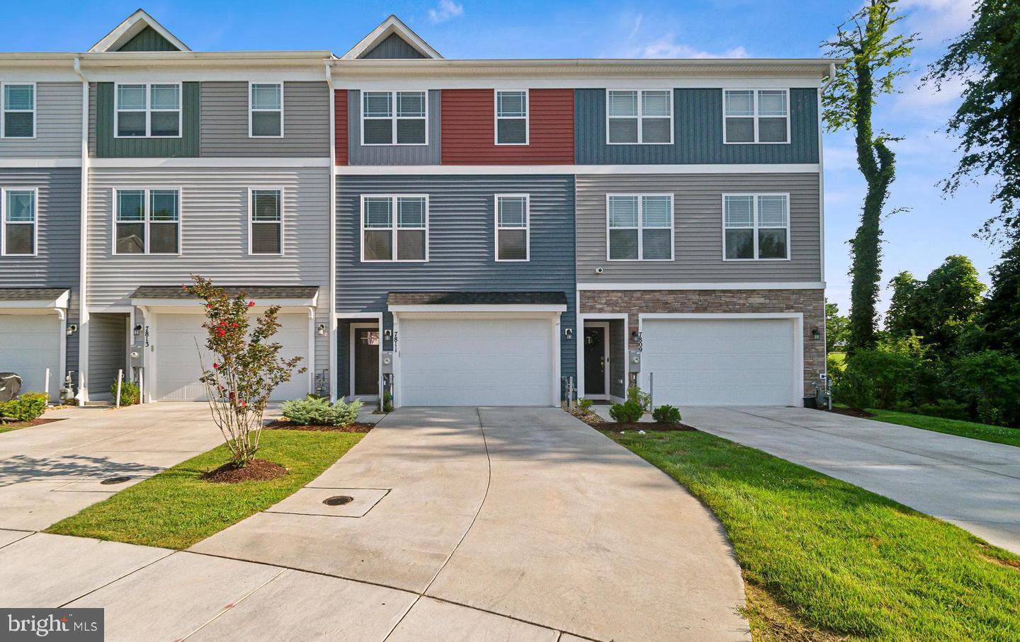7811 Wolf Run Ln Property Photo 1