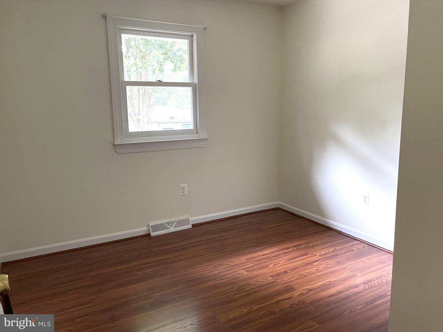 271 Crandell Rd Property Photo 12