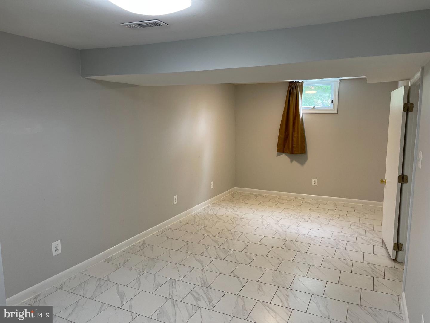 271 Crandell Rd Property Photo 27