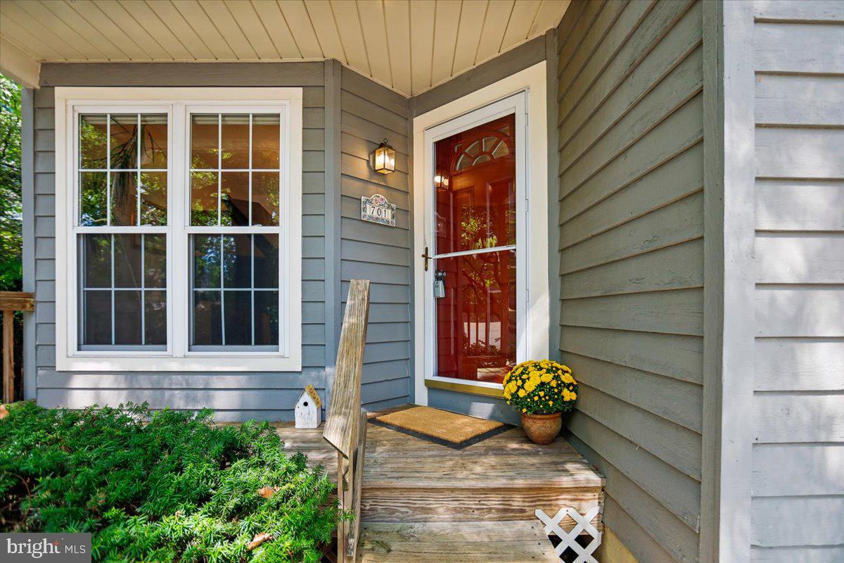 701 Monmouth Ave Property Photo 3
