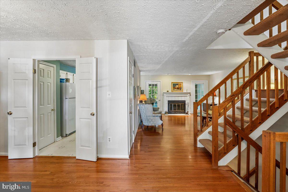 701 Monmouth Ave Property Photo 4