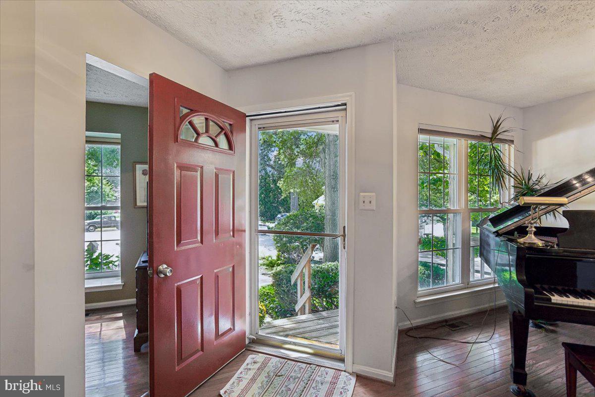 701 Monmouth Ave Property Photo 5