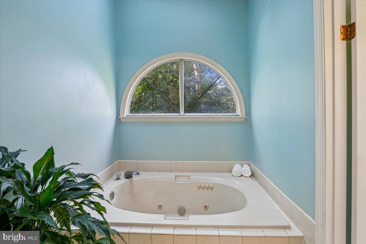 701 Monmouth Ave Property Photo 28