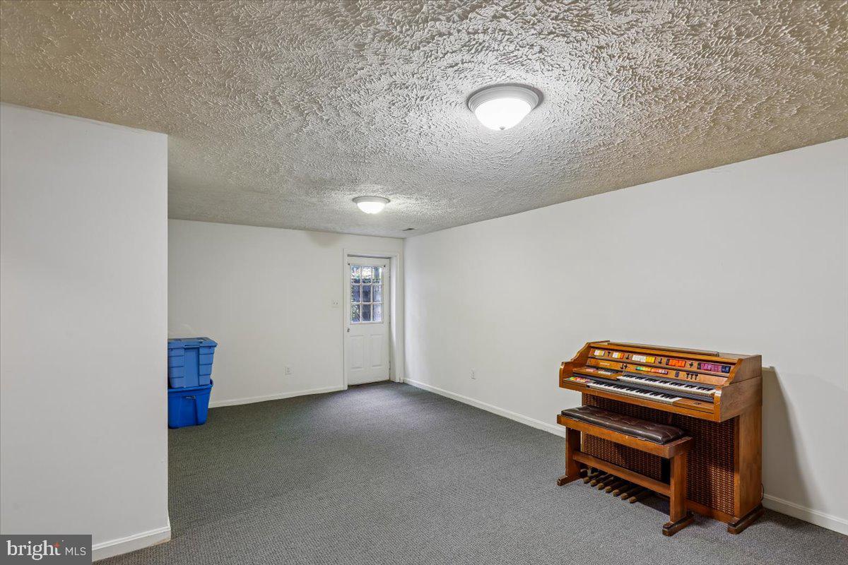 701 Monmouth Ave Property Photo 36