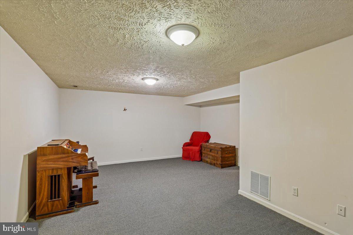 701 Monmouth Ave Property Photo 38
