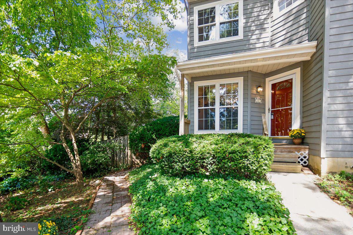 701 Monmouth Ave Property Photo 48
