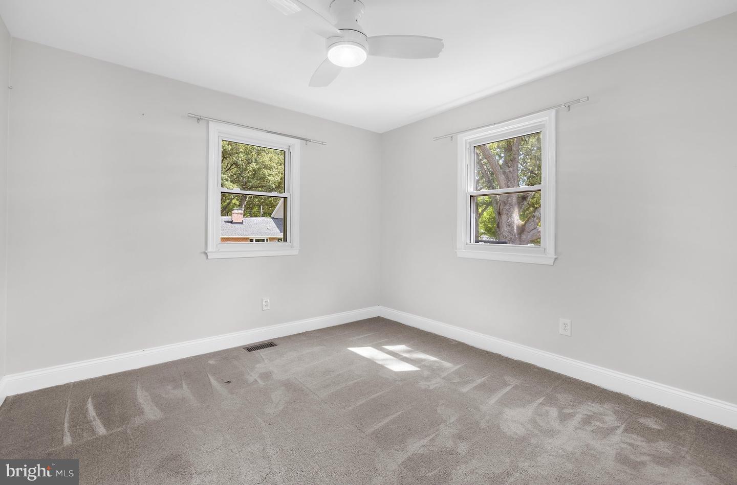 214 Beach Rd Property Photo 16