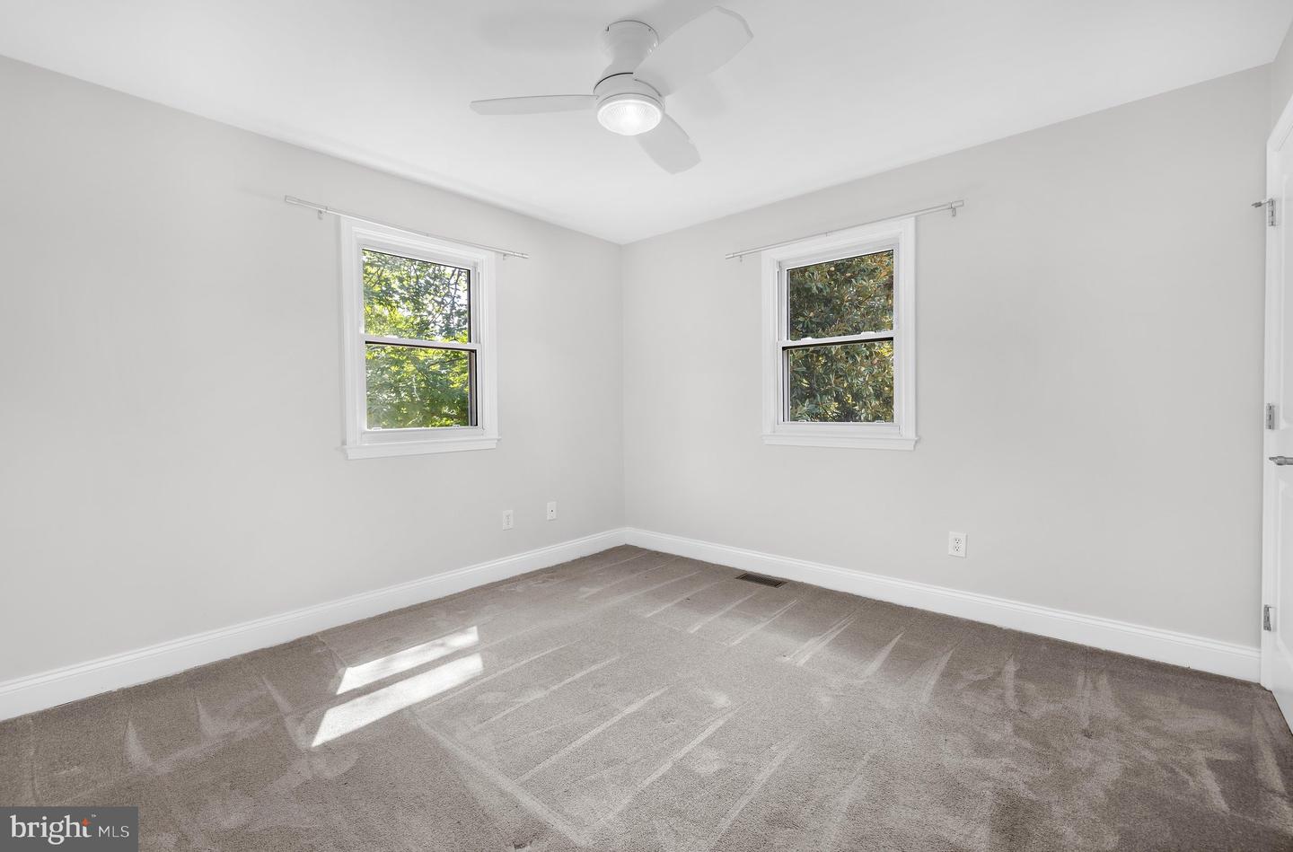 214 Beach Rd Property Photo 18